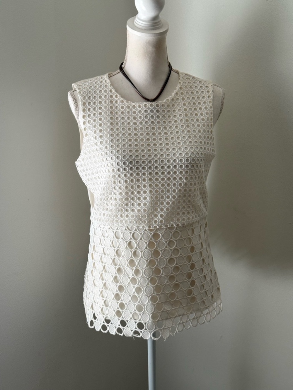 Ann Taylor Ivory Circle-Lace Sleeveless Tank